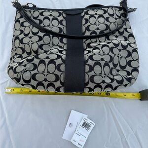 Coach logo SIS 12cm CONV HOBO shoulder/crossbody purse. NWT